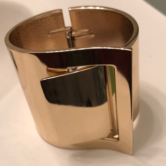 Jewelry - Picture 3 of 11